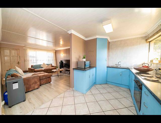 2 BEDROOM FREESTANDING FOR SALE IN HUNTINGDON